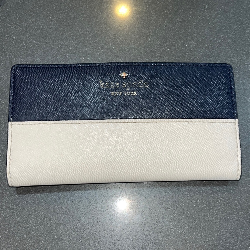 Kate spade ivory and navy button wallet